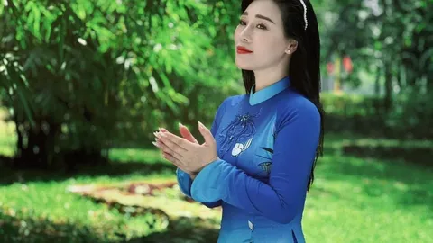 NSƯT Hương Giang thổi hồn vào ca khúc “Lời Bác dặn trước lúc đi xa” của Nhạc sĩ Trần Hoàn