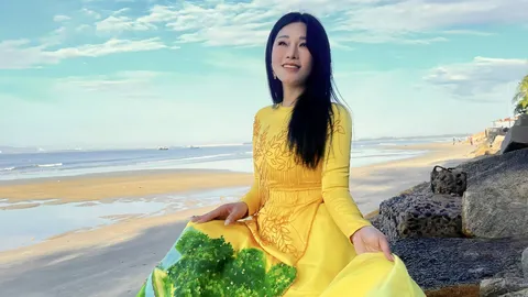 Chào NOEL 2024: NSƯT Hương Giang ra mắt MV "Việt Nam Trong Tôi Là"