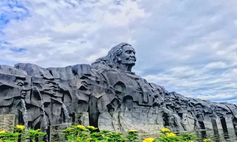 NSƯT Hương Giang tới Quảng Nam thể hiện ca khúc “Đất Nước” gửi lời tri ân sâu sắc của thế hệ trẻ tới các mẹ Việt Nam Anh hùng!