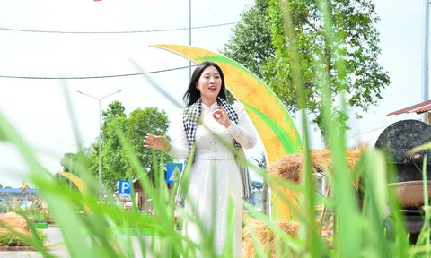 Video: NSƯT Hương Giang thể hiện thành công ca khúc "Nơi Tình Người Lan Xa"